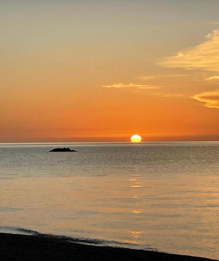 Apartamento Ático en la playa con terraza privada La Cala Del Moral Exterior foto